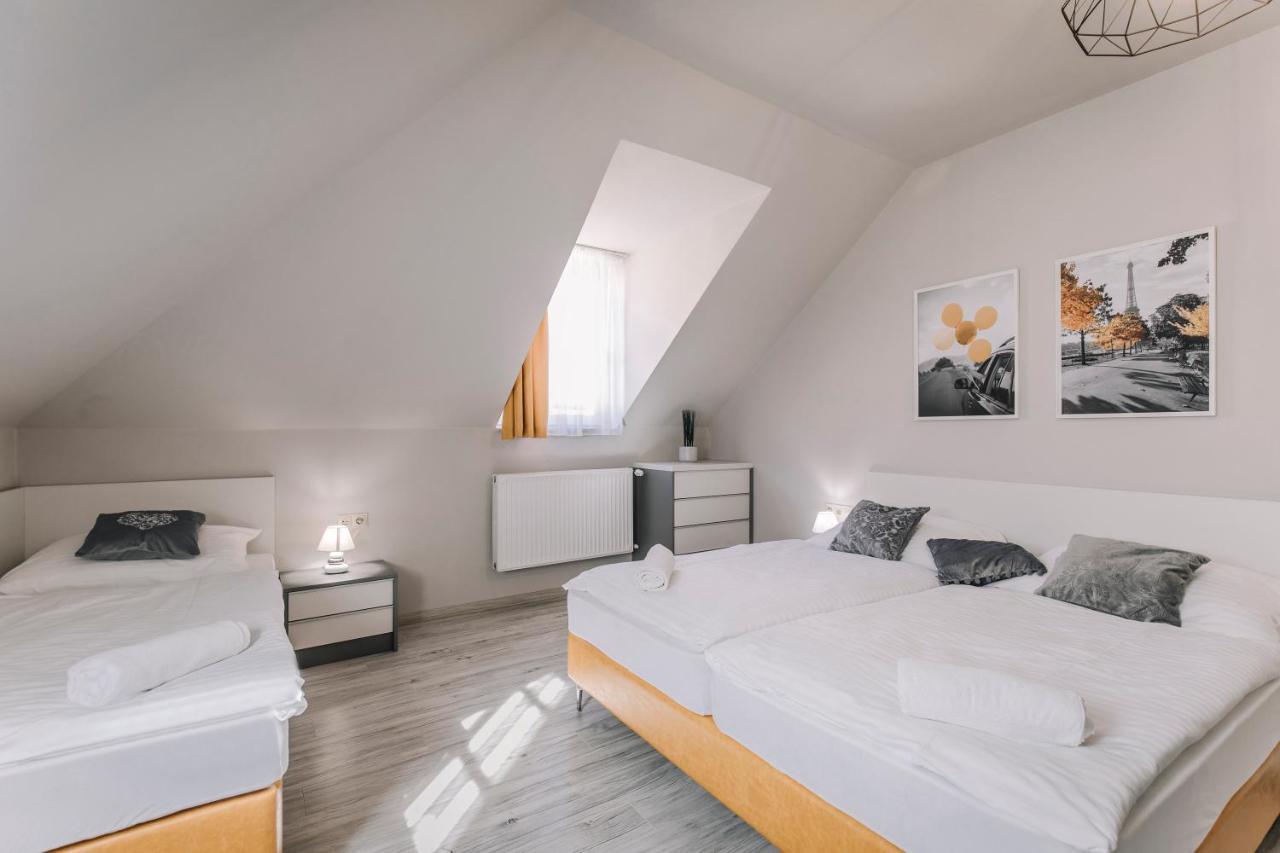 Soho Apartmanház Gyor Ngoại thất bức ảnh