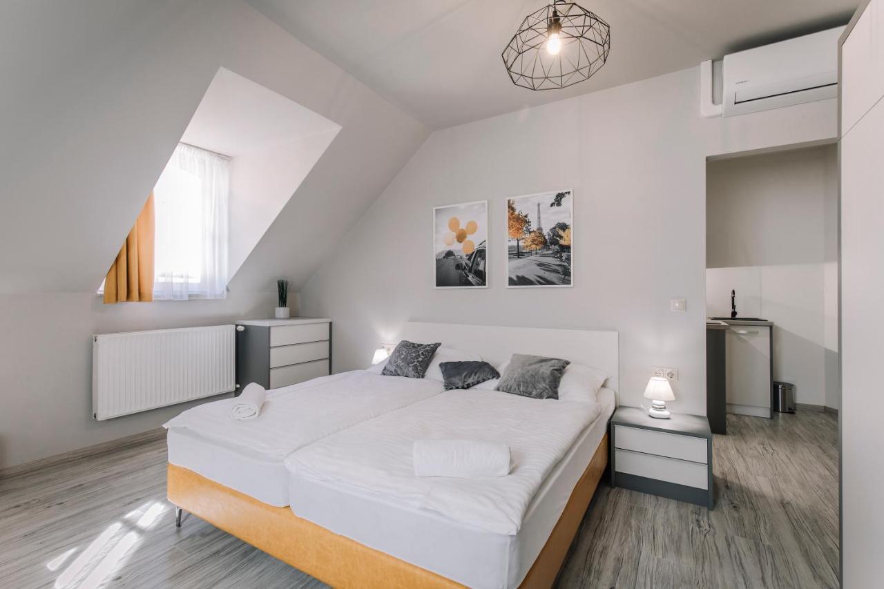 Soho Apartmanház Gyor Ngoại thất bức ảnh