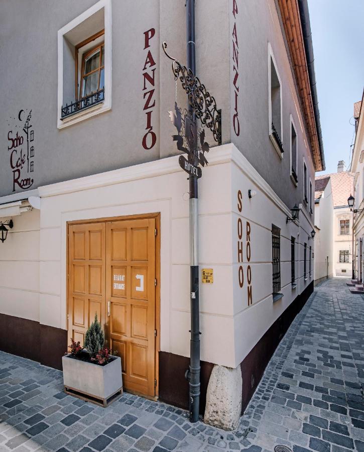 Soho Apartmanház Gyor Ngoại thất bức ảnh