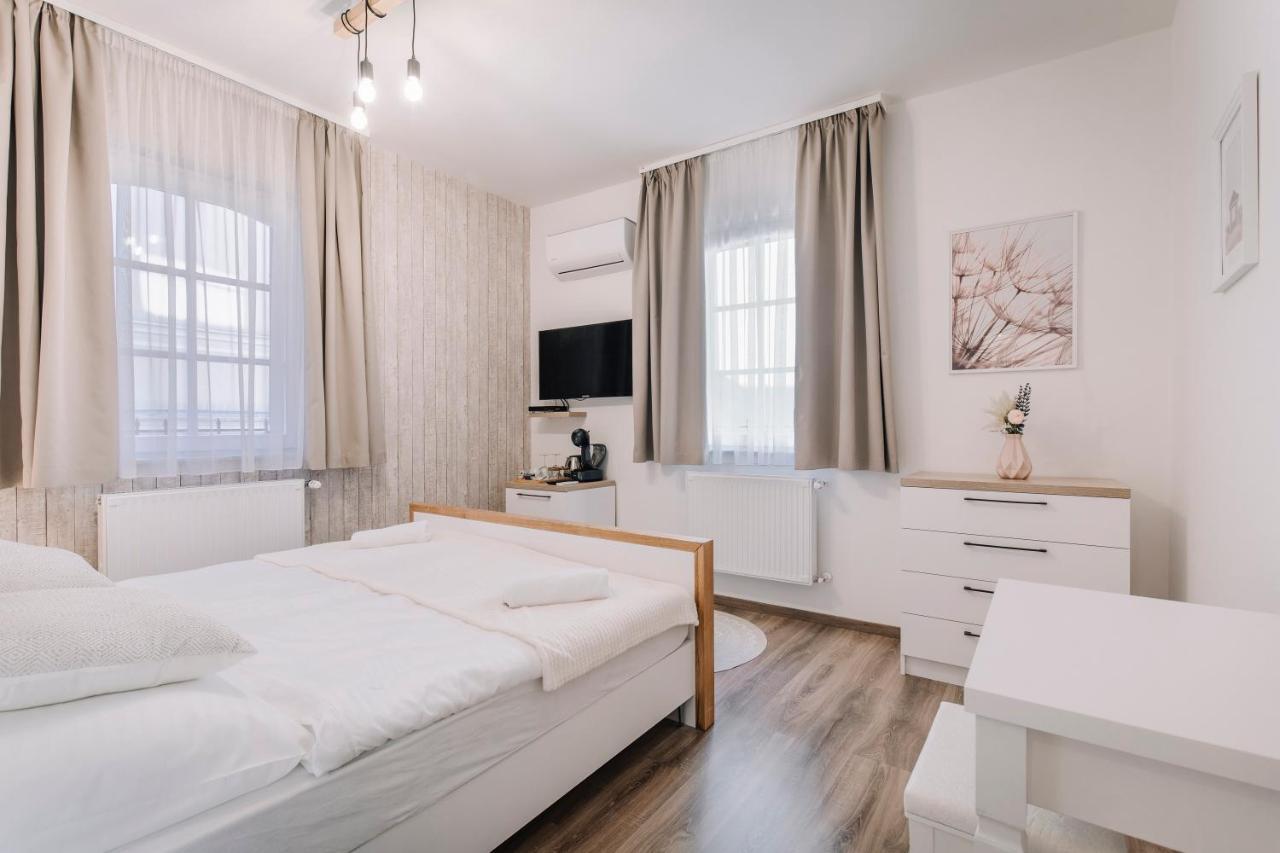 Soho Apartmanház Gyor Ngoại thất bức ảnh