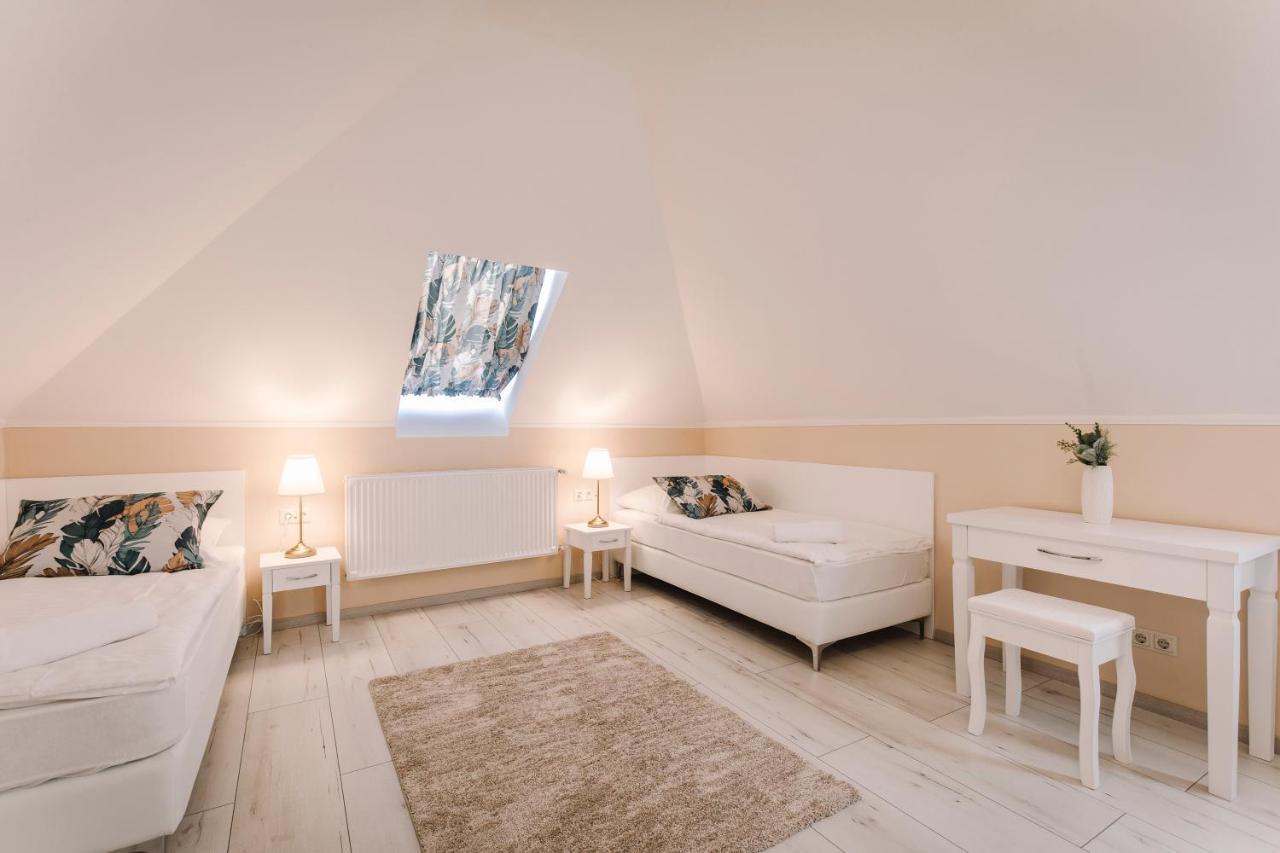Soho Apartmanház Gyor Ngoại thất bức ảnh
