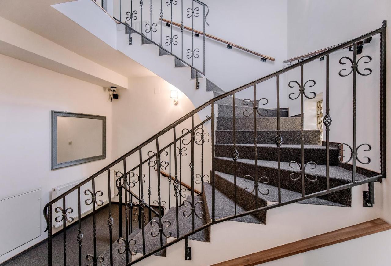 Soho Apartmanház Gyor Ngoại thất bức ảnh